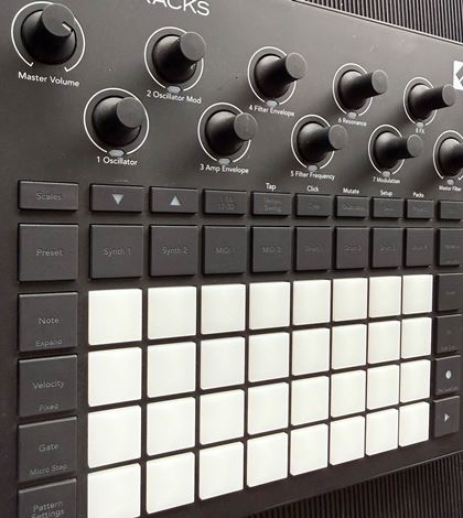 Novation-Circuit Tracks 8-track groovebox